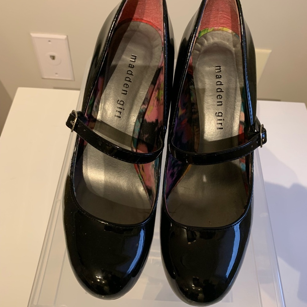 Cute patent MaryJanes black